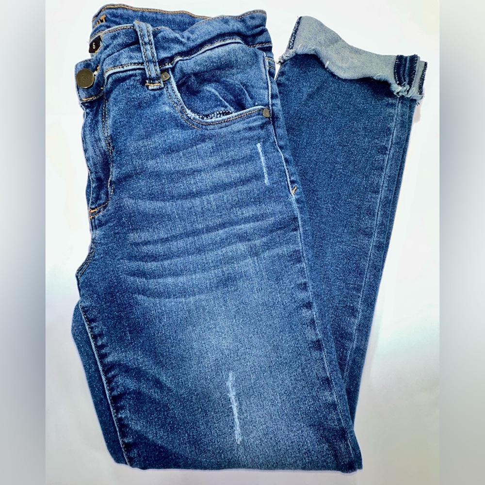 KUT FROM THE KLOTH Ankle Straight Leg women's jeans in size 6.